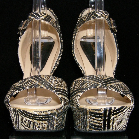 Madden Girl 'Attitude' tribal platform wedges 9 - Picture 2 of 8